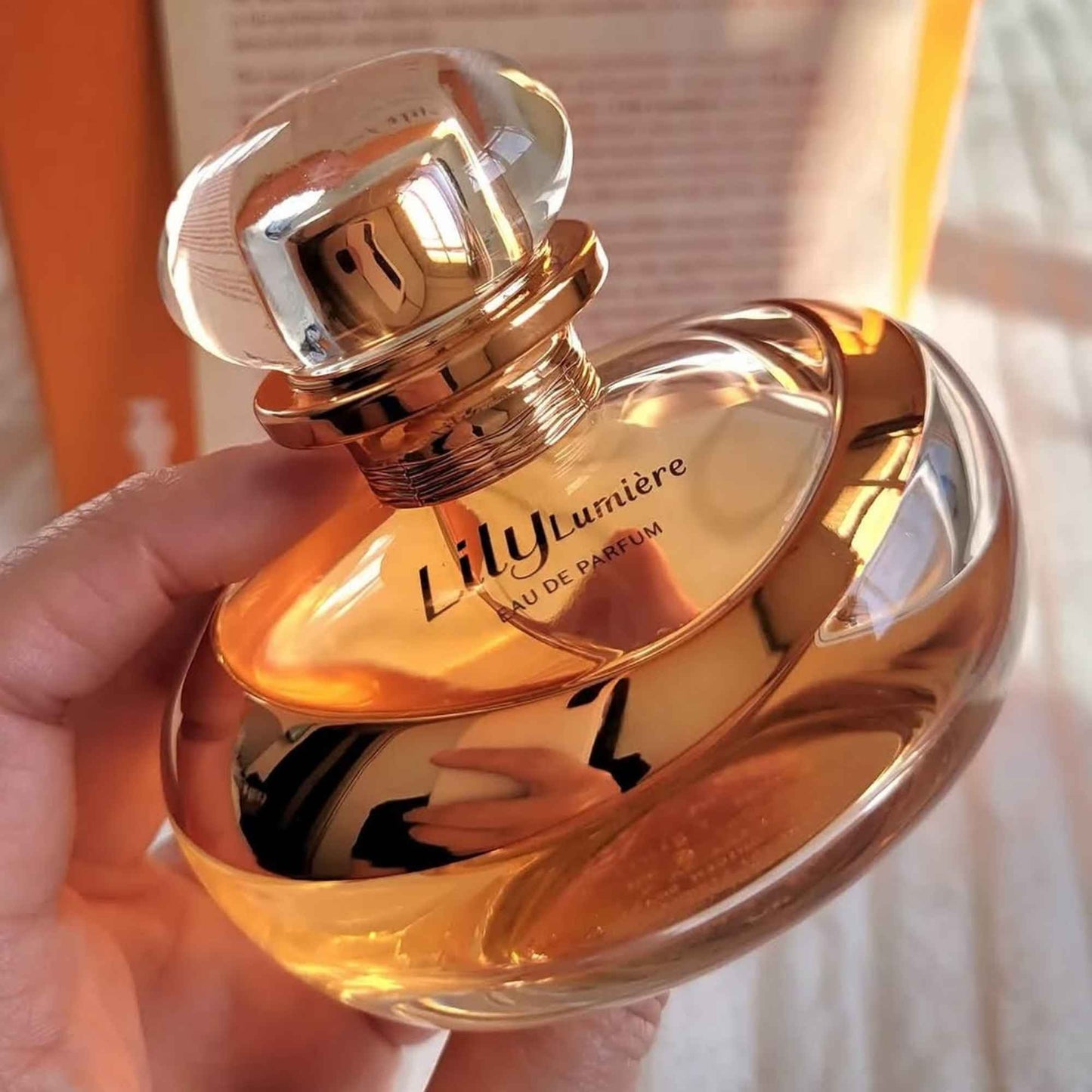 Eau de Parfum Lily Lumière 75 ml O Boticário — flacon et son étui