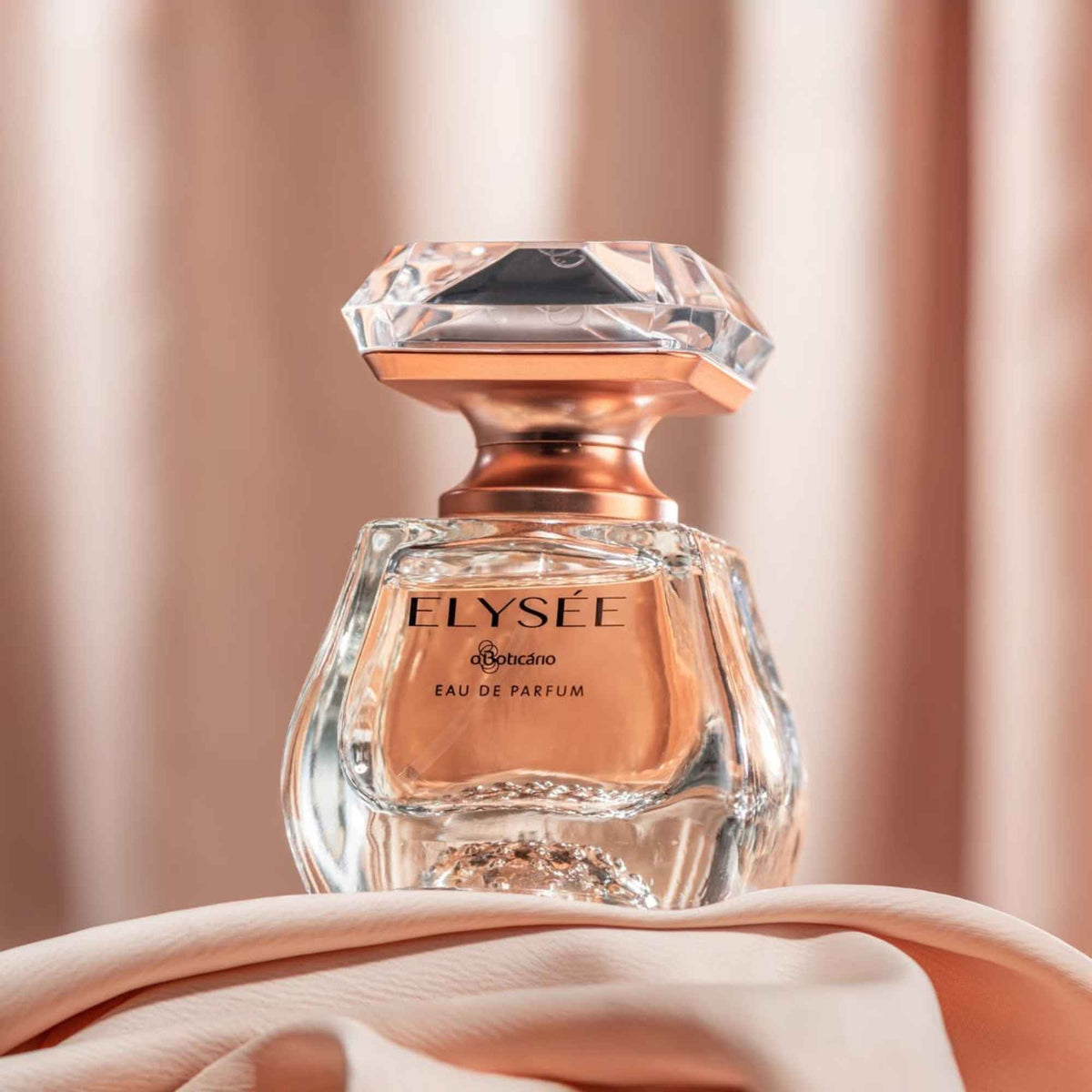 Eau de Parfum Elysée O Boticário – mise en scène