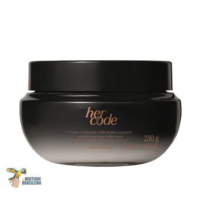 Crème Corps Hydratante Veloutée Her Code 250 g O Boticário — pot fond blanc