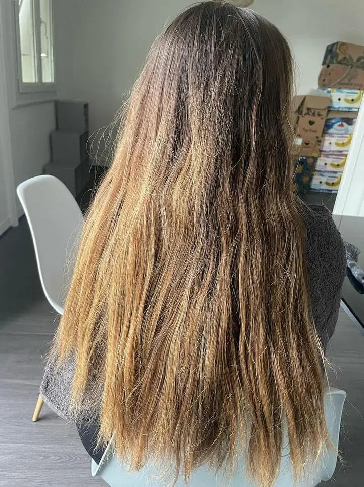 Avant / Après lissage Tropical Coconut – cheveux visiblement plus lisses, brillants et hydratés avec le traitement capillaire professionnel Lana Brasiles.