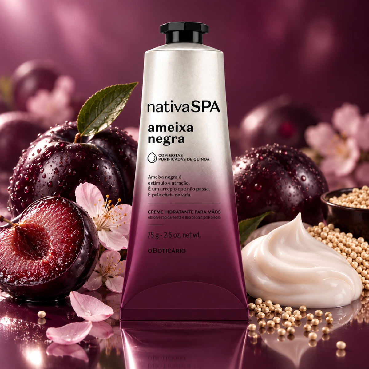 Crème mains Nativa SPA Ameixa Negra 75 g O Boticário — tube dans un décor de prunes et de quinoa