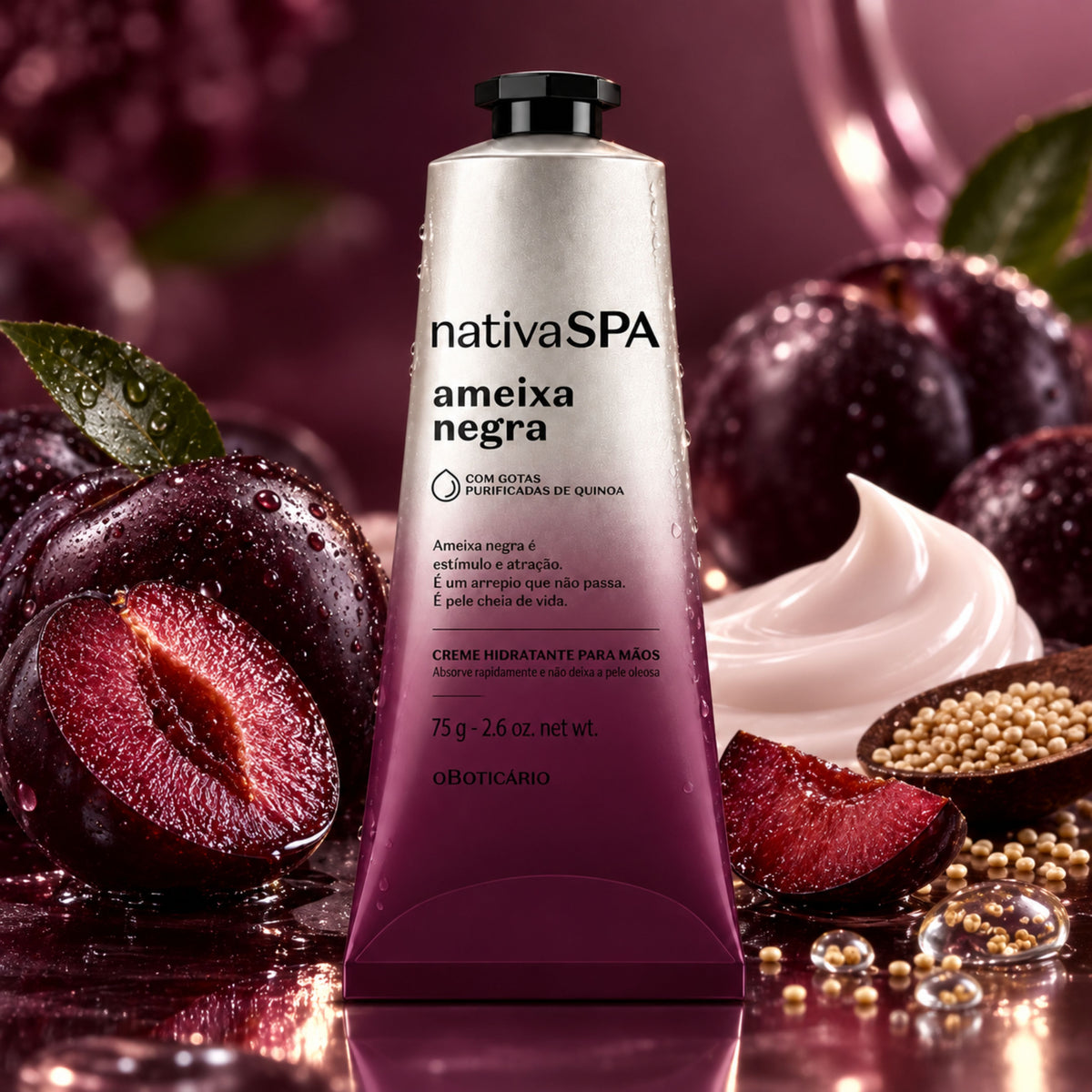 Crème mains Nativa SPA Ameixa Negra 75 g O Boticário — tube entouré de prunes et de quinoa