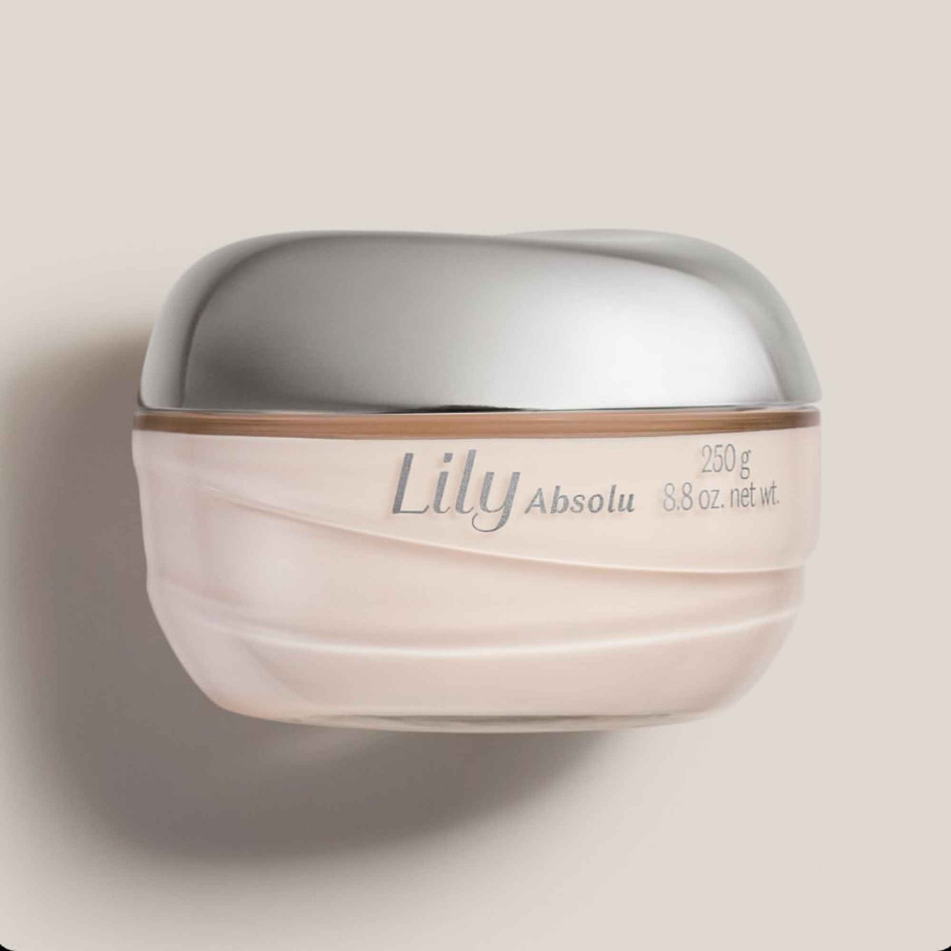 Crème hydratante satinée corps Lily Absolu 250 g O Boticário — texture