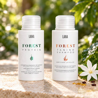 Kit Lana Brasiles Forest Protein et shampooing Forest Tanino, deux flacons de 100 ml dans un décor végétal.