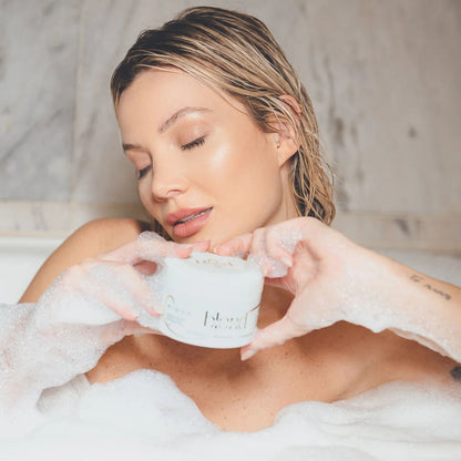 Minoa Blondie – Masque revitalisant déjaunissant 200 g – mise en scène du produit