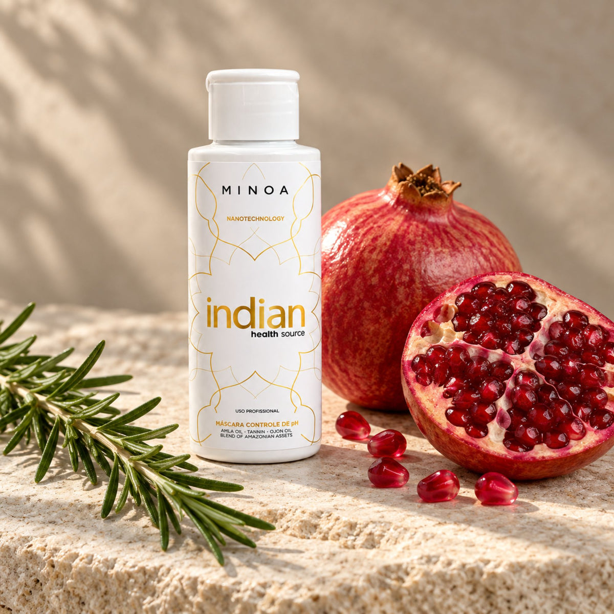 Masque contrôle pH Minoa Indian Health Source 120 ml dans un décor aux tons clairs