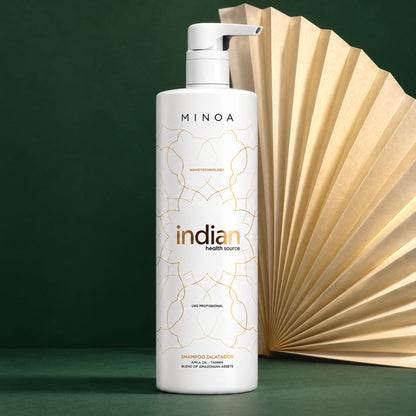 Shampooing clarifiant Minoa Indian Health Source 1 L sur fond vert et doré