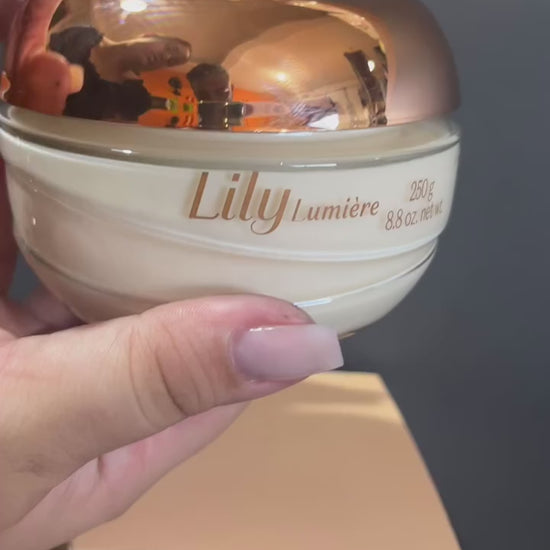 Vidéo de présentation — Crème Hydratante Satinée Corps Lily Lumière 250 g