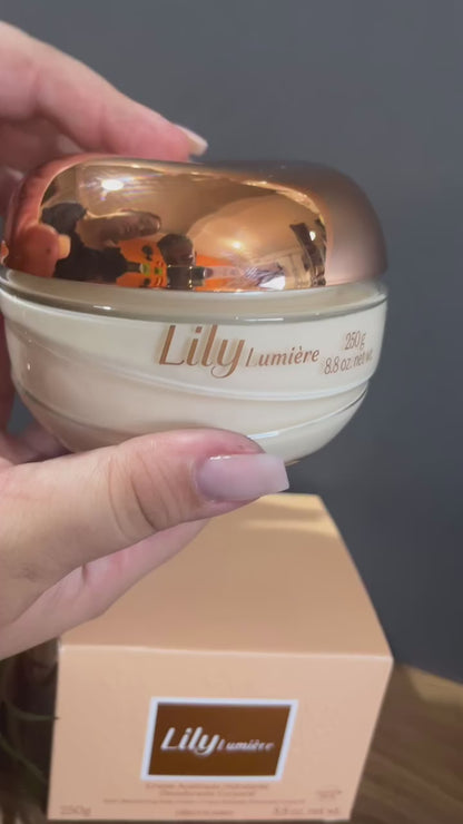 Vidéo de présentation — Crème Hydratante Satinée Corps Lily Lumière 250 g