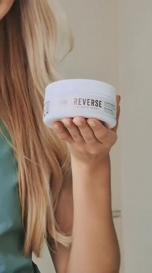 Masque Déjaunissant Blond Reverse Lana Brasiles en démonstration sur cheveux blonds